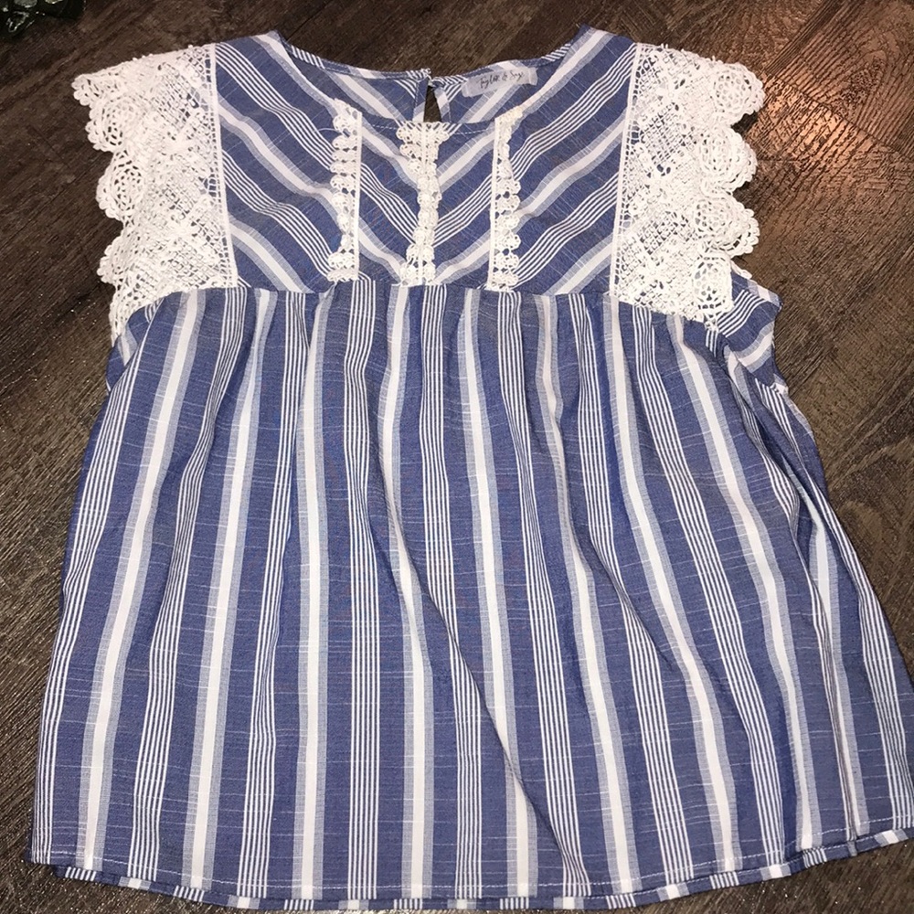 such a cute blouse , never worn/brand new